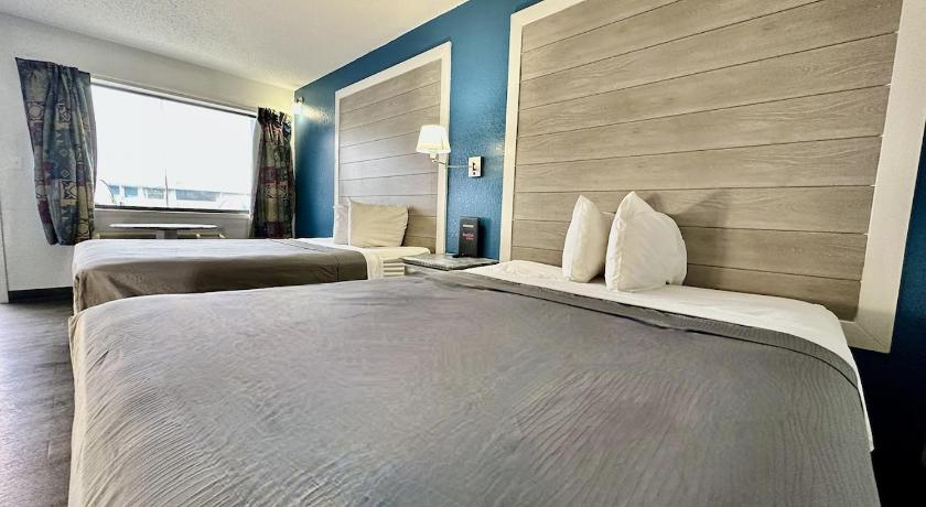 오세이지 비치 (MO) Ozark Inn and Suites 숙소 수영장