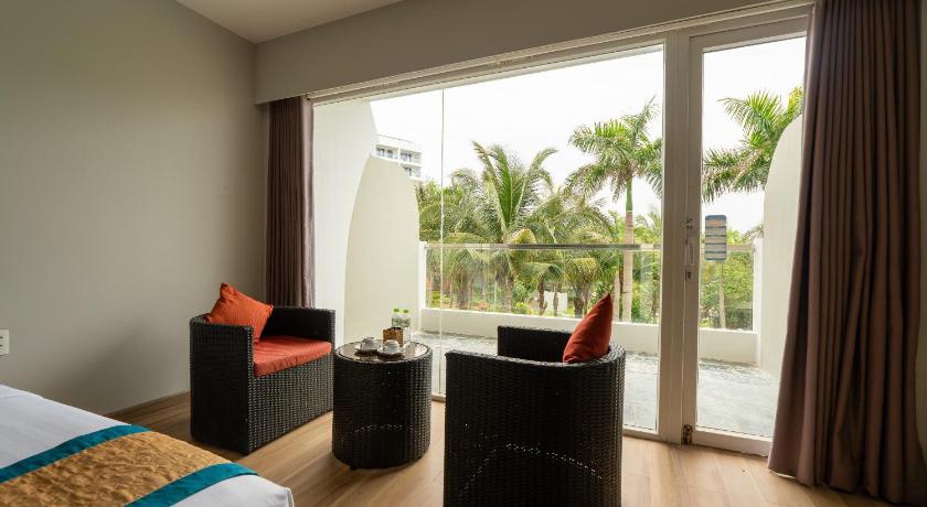 Image of Deluxe Garden View 13
