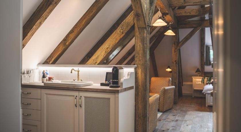 Image of Deluxe Family Suite 5
