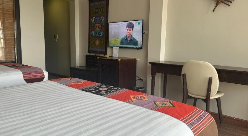 Image of Family Deluxe Mountain View Room 6