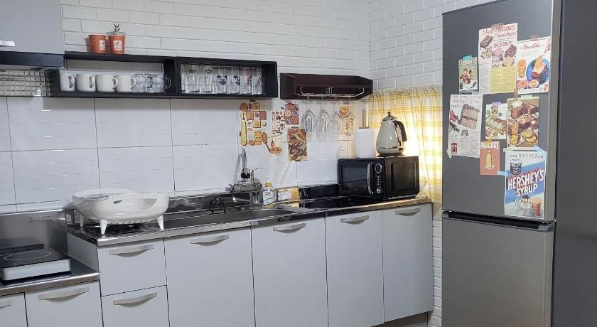 首尔 SeoulhouseJamsil,풀옵션,신규오픈,3룸,2화장실,넓은거실,4인쇼파,8인식탁,잠실,롯데월 3星级 单人房 客房