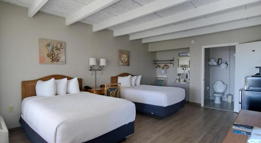 Image of 2 Double Beds, Limited Views, 2nd Floor, Non-Smoking 0