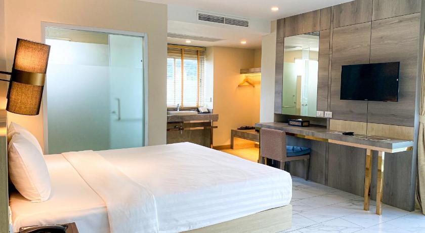 Image of Deluxe Room 9