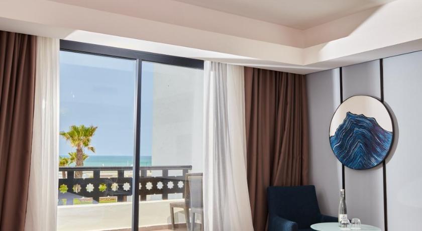 Image of SUPERIOR ROOM, 1 King Size Bed. 5