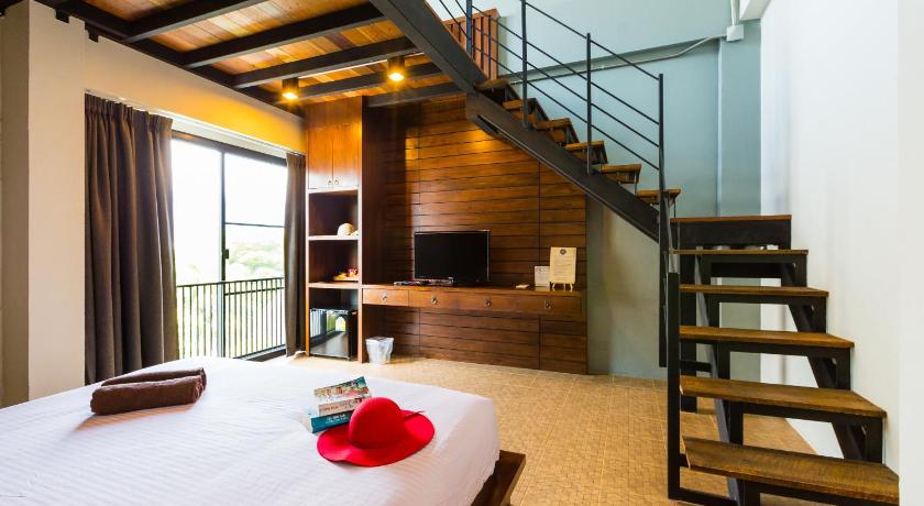 Image of Loft Room 6