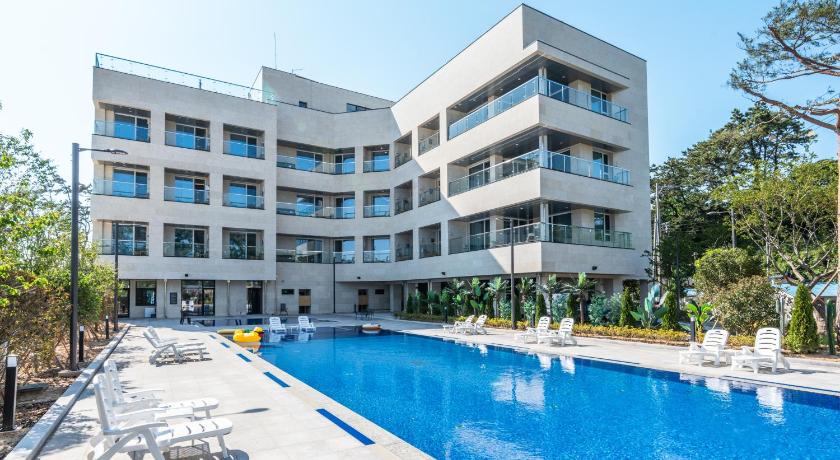 コチャン Dongho Beach Hotel 3つ星 ホテル レストラン