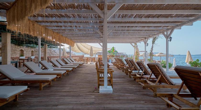 Aquarius Hotel - image 4
