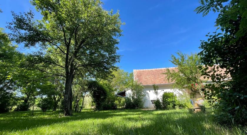 ラロクシュムジュシュ Charmantes Arkadenhaus mit großem Garten 4つ星 シングルルーム 施設