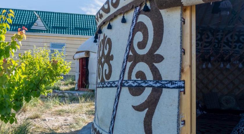 Guest house and yurt camp Svetlana