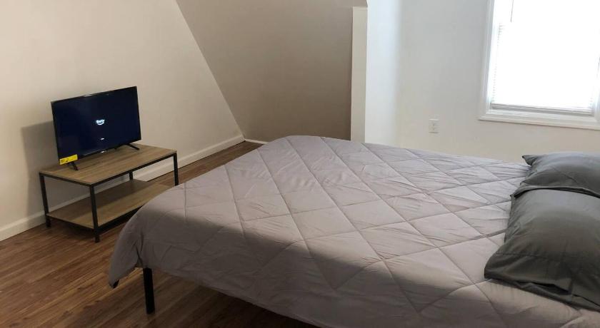 ニューアーク (NJ) Private apartment with 3 bedrooms and 1 bathroom near Newark International Airport EWR and New York  2つ星 宿泊施設 スイート