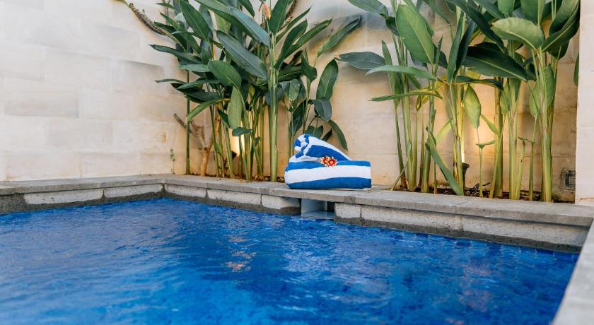 Image of Standard double pool view 14