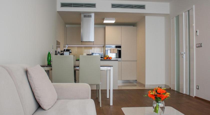 Image of Deluxe One-Bedroom Apartment 5