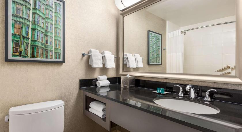 Image of 2 DOUBLE BEDS DELUXE CITYVIEW 6