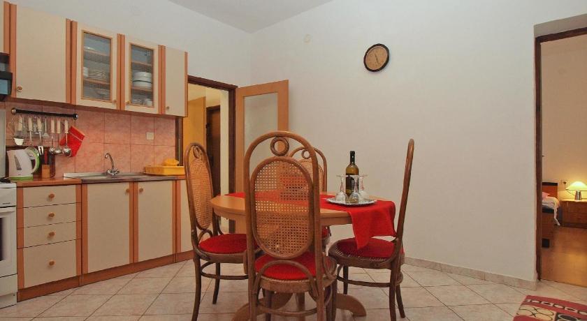 Apartment 1569 - image 5