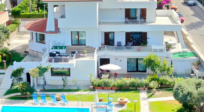 EliMar Villa & Pool