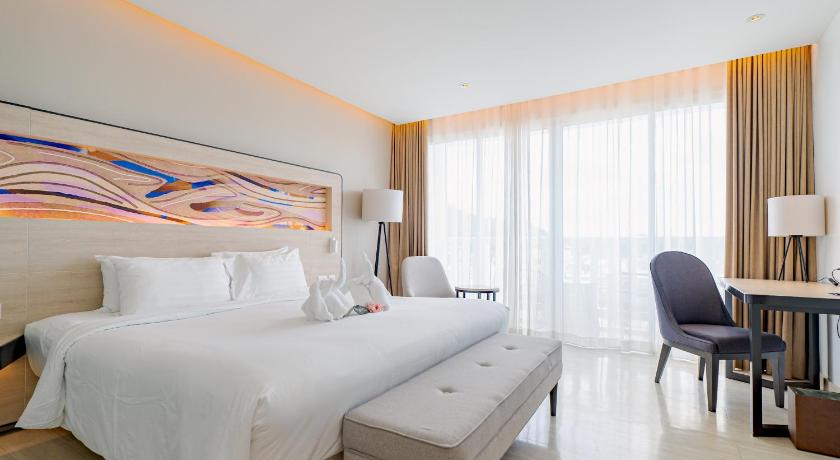 プーケット Novotel Phuket City Phokeethra 5つ星 ホテル ロビー