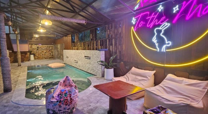 촌부리 Suankaew Art Cottage 4つ星 ホテル 外観