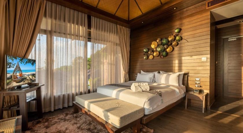 Image of Beachfront Jacuzzi Pool Villa Two Bedroom Duplex with Lounge 6