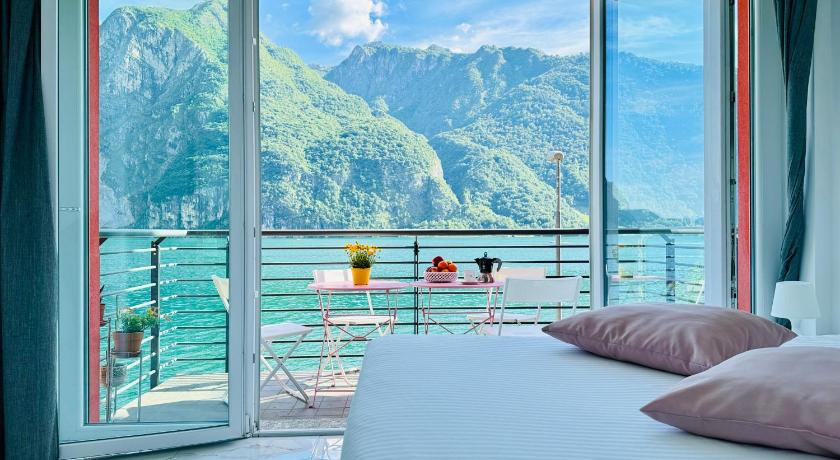 Grand View Como Lake Apartment