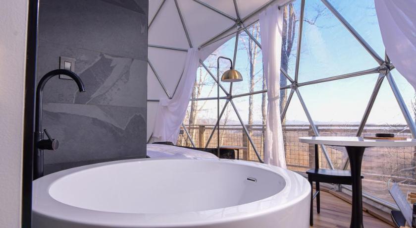 마스 힐 (NC) Tranquility Luxe Dome - Hot Tub & Luxury Amenities 숙소 로비