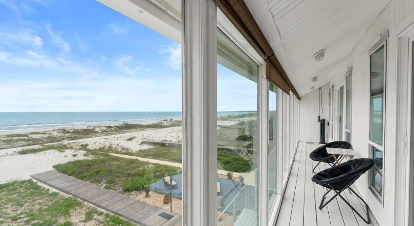 Fort St. Joe Private Beachfront Home | Sleeps 12 | Balconies, Kayaks & Ocean Views 4-Star Accommodation exterior