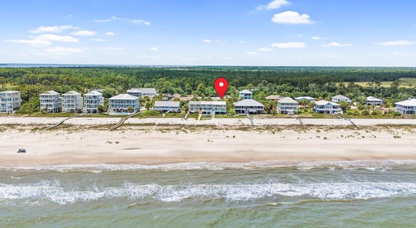 Fort St. Joe Private Beachfront Home | Sleeps 12 | Balconies, Kayaks & Ocean Views 4-Star Accommodation restaurant