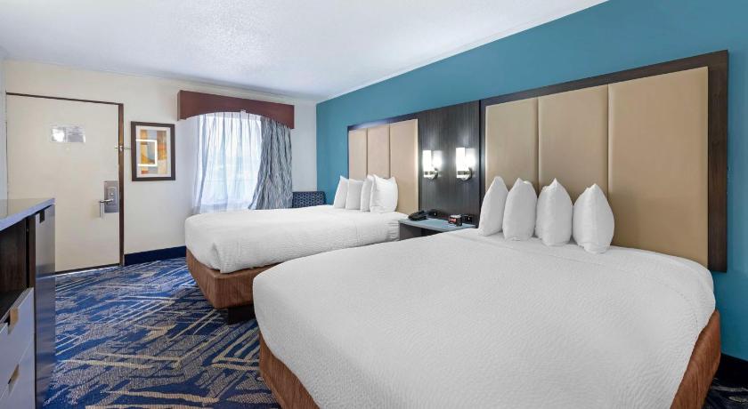 Image of Queen Room with Two Queen Beds - Non-Smoking 3