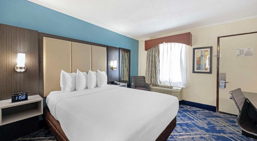 Image of Queen Room with Shower Only - Non-Smoking 1