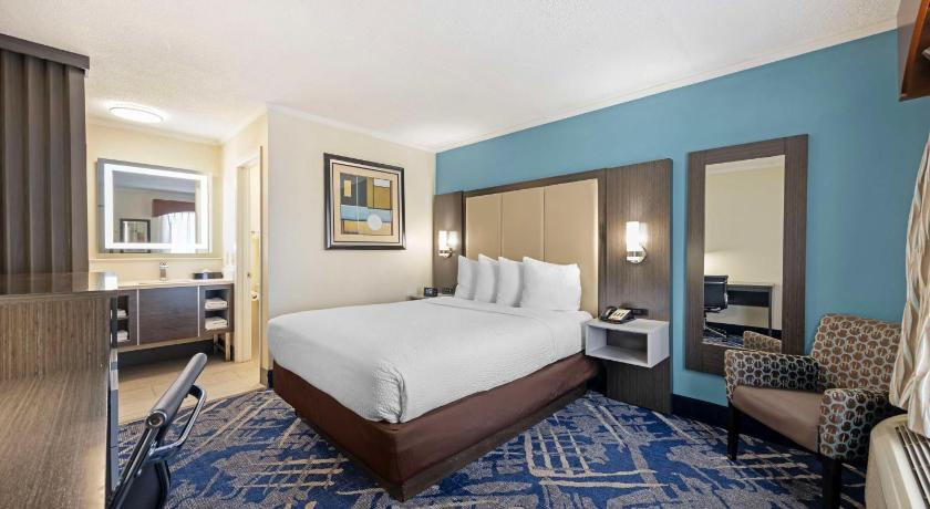 Image of Queen Room with Shower Only - Non-Smoking 0