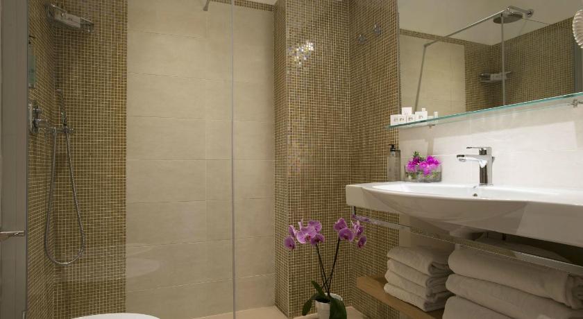Image of Double or Twin Room with Balcony and Sea View 2