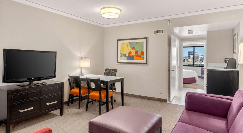 Image of 2 ROOM SUITE-1 KING BED-CITYVIEW-NON SMOKING 6