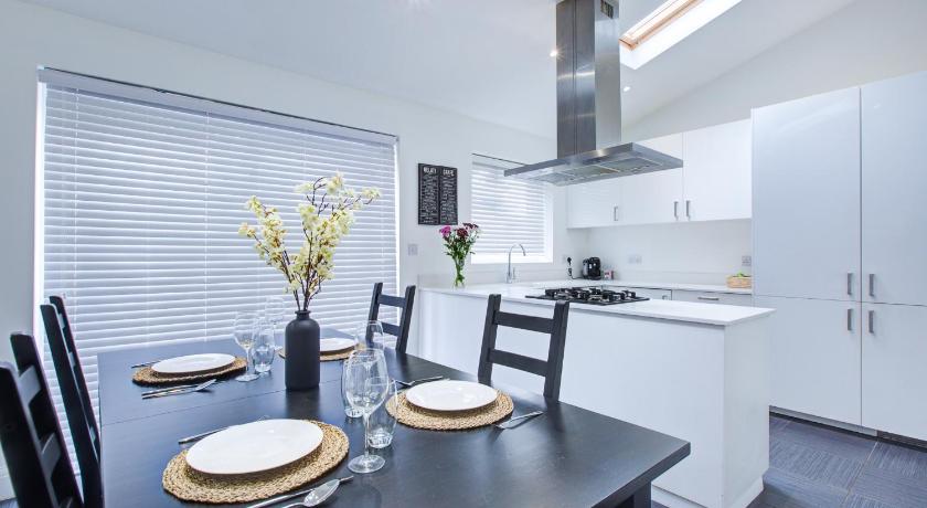 18 Forest Gate-NEW - image 4