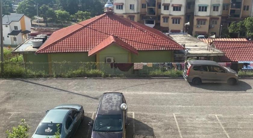 Cempaka Hijau Homestay - FREE Wifi - 3 Bedrooms - image 8