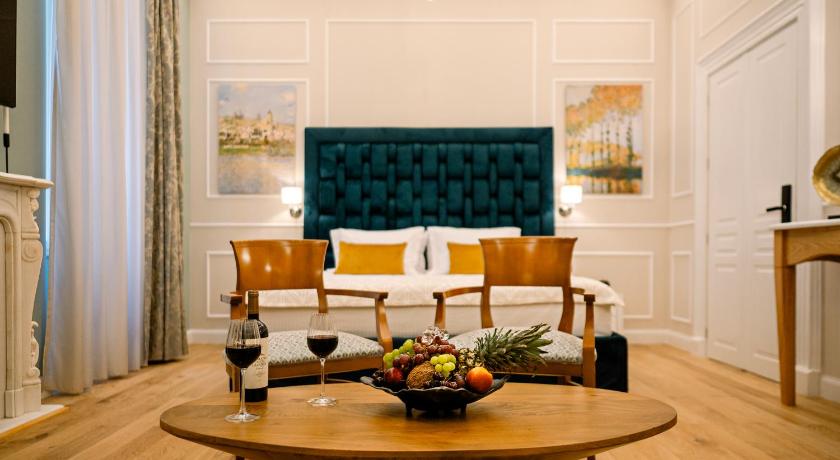 Curcumelli Luxury Suites