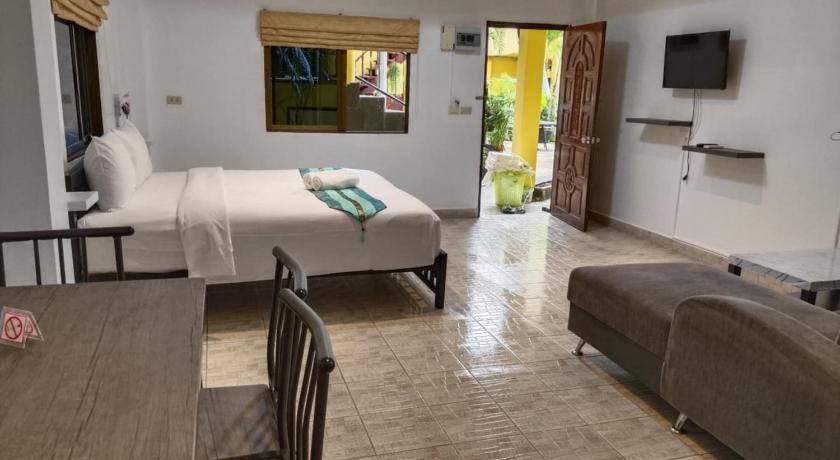 Image of Double Room with Pool View 7