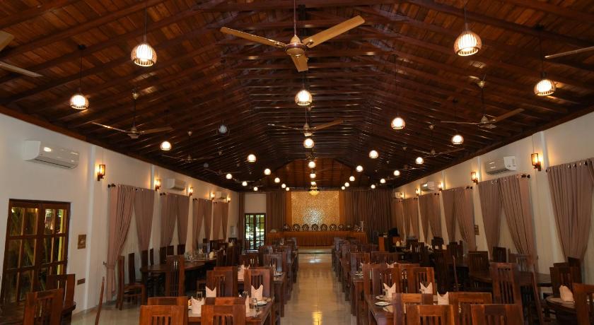 JKAB Park Hotel - image 21