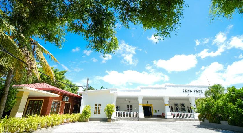 JKAB Park Hotel - image 35