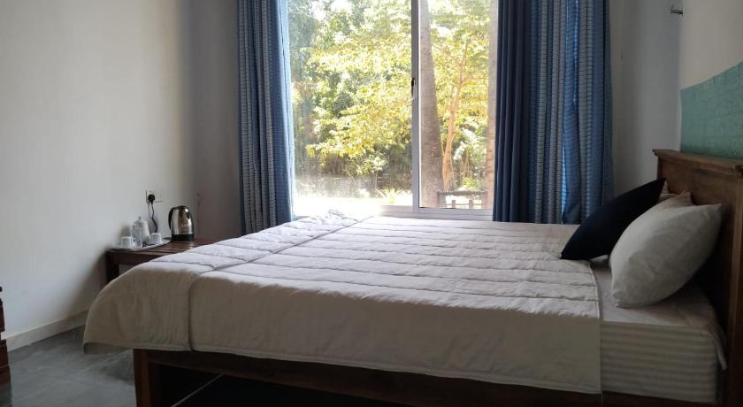 Esha Beach Resort Rooms - image 25