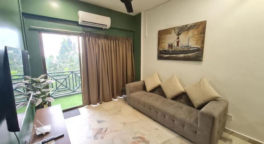 Port Dickson GFloor, Summer Beach 1-9pax 4-Star Guesthouse pool