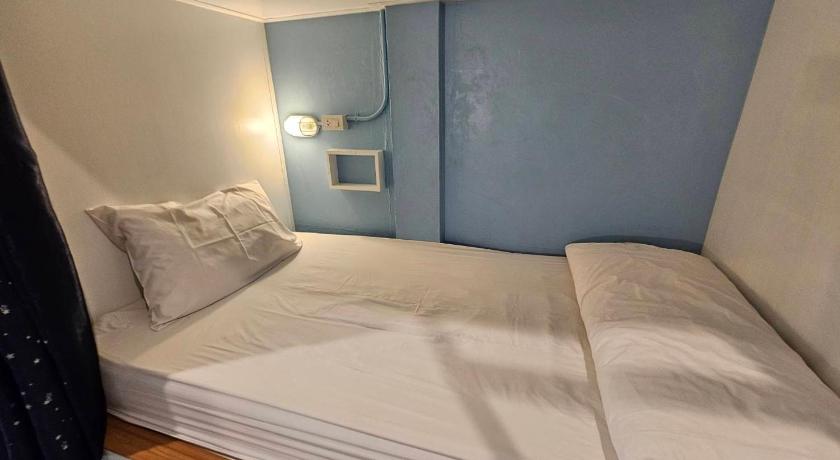 Image of 1 Person in 8-Bed Dormitory - Mixed 7