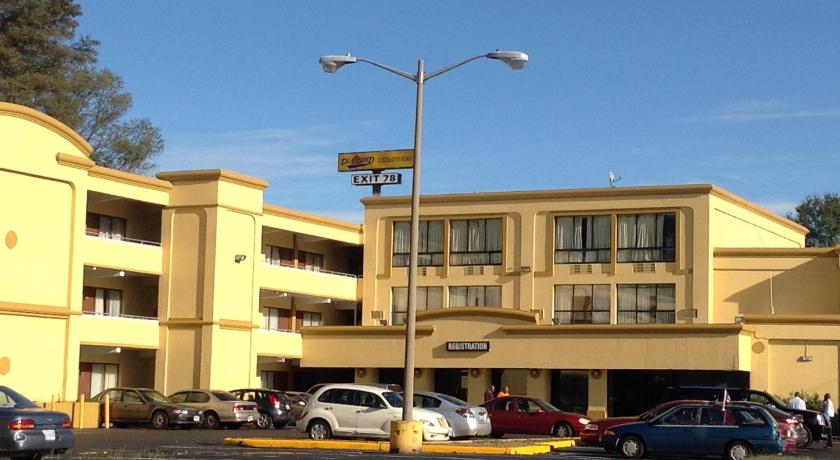 DIAMOND INN & SUITES photo