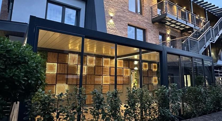 B18 Apartments