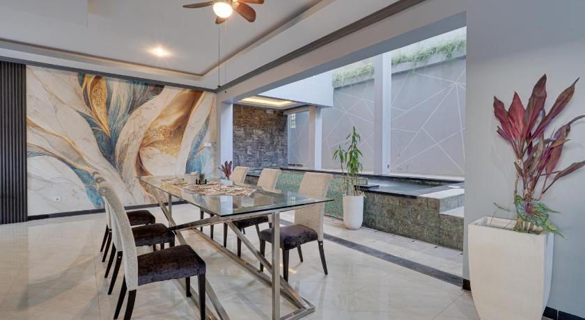 巴厘 Villa Master Residance - Sidakarya near Renon 4星级 单人房 餐厅