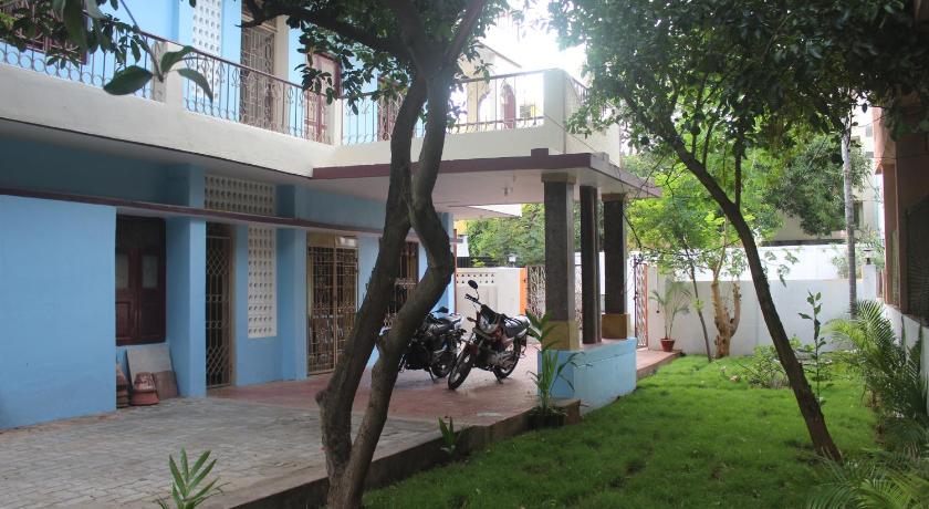 Sakthi Villa 2 BHK at 1st Floor with Garden View - image 16