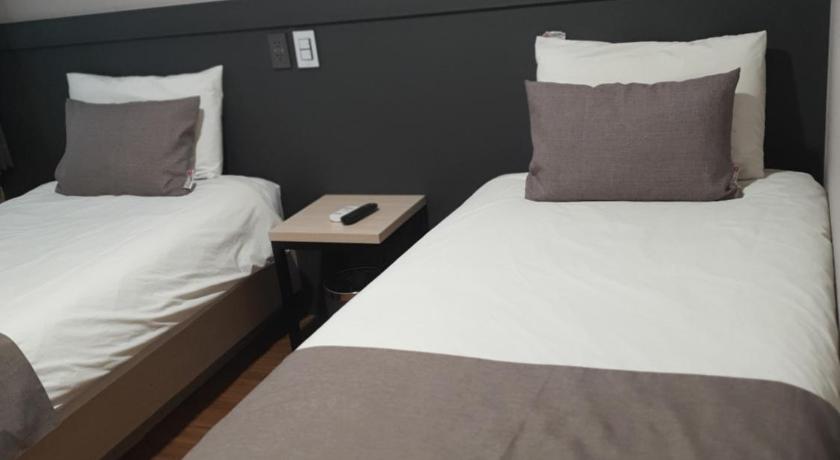Image of Twin 10
