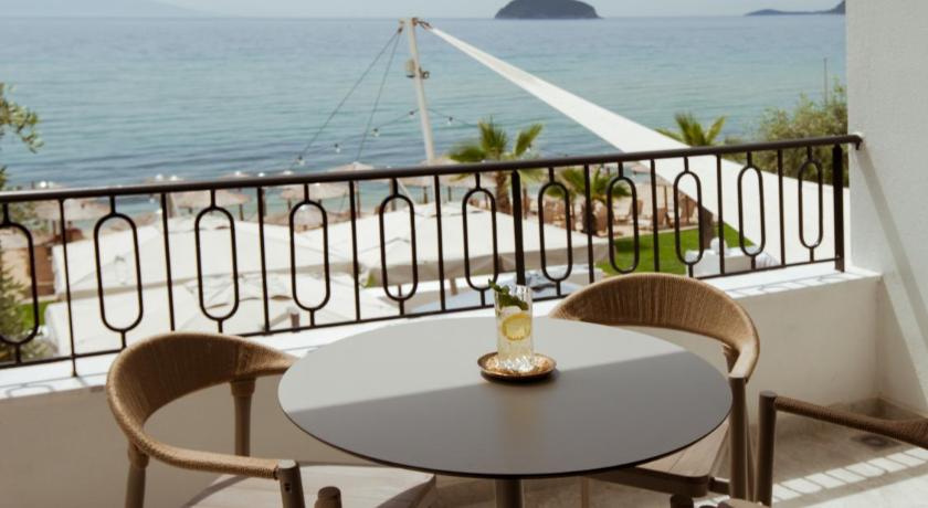 Image of Suite with Sea View 1