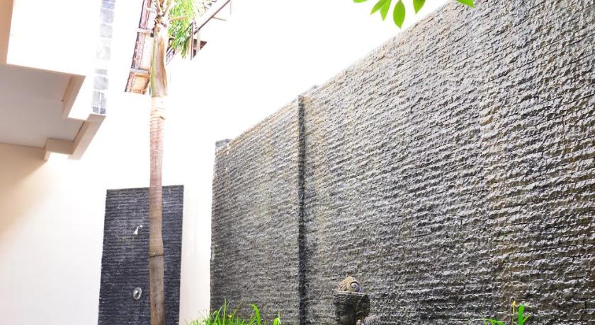 Villa Tentrem photo