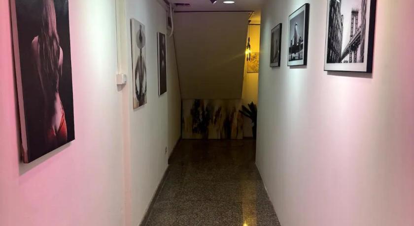 Twenty One Place - image 2