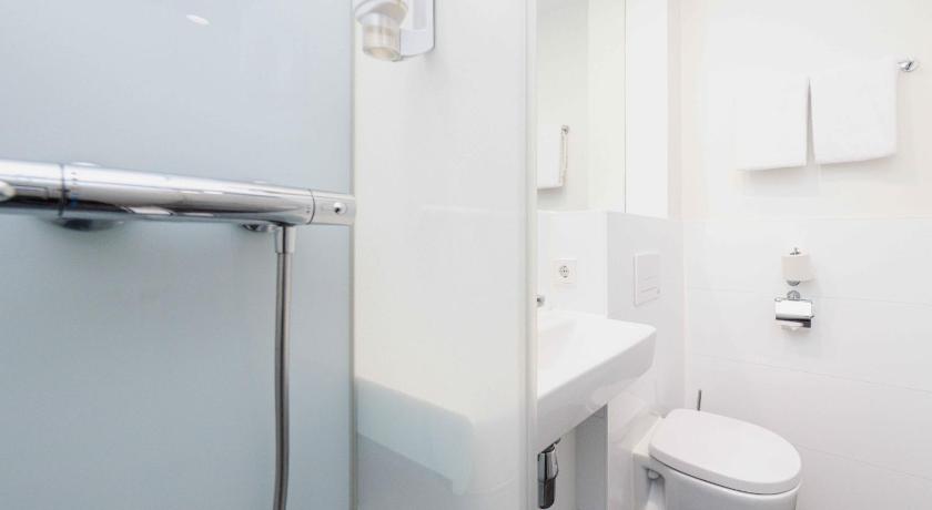 Image of Twin Room 12