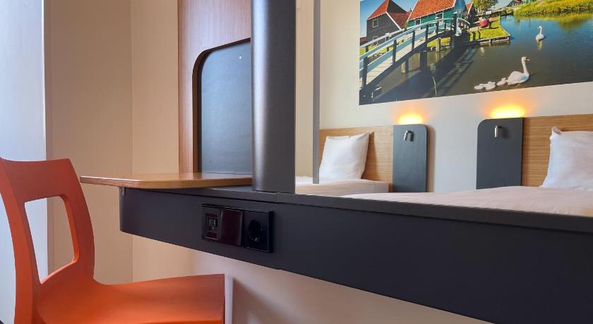 Image of Twin Room 15